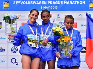 La maratoniana etíope Yebrgual Melese, en el centro de la imagen La maratoniana etíope Yebrgual Melese, en el centro de la imagen