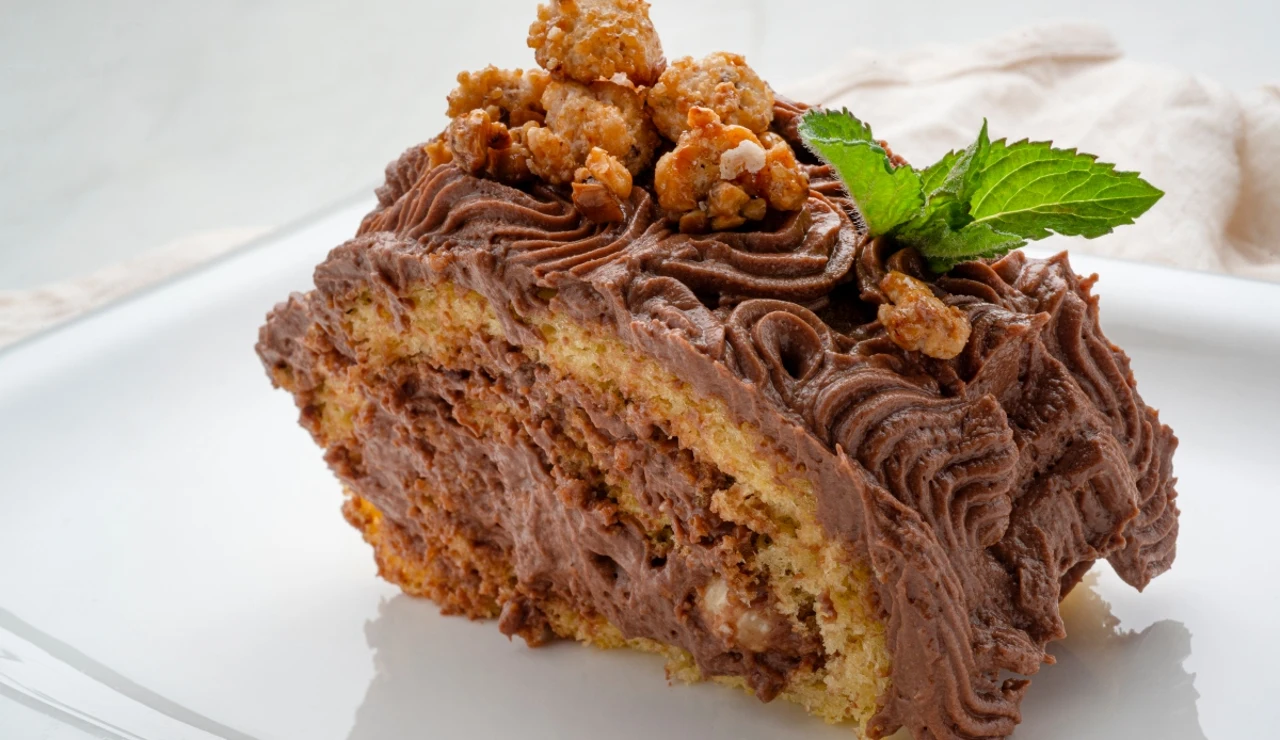 Brazo gitano de chocolate y avellana, de Eva Arguiñano