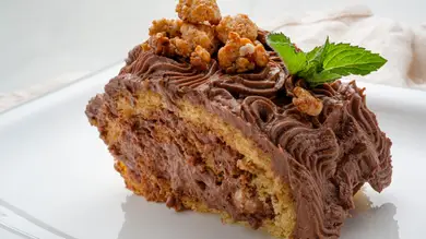Receta casera de brazo gitano de chocolate y avellana, de Eva Arguiñano Receta casera de brazo gitano de chocolate y avellana, de Eva Arguiñano
