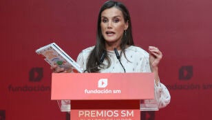 La reina Letizia durante el acto de entrega de la 48 edici&oacute;n de los Premios SM de Literatura Infantil y Juvenil
