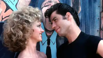 Olivia Newton-John y John Travolta como Sandy y Dannu Zuko en Grease Olivia Newton-John y John Travolta como Sandy y Dannu Zuko en Grease