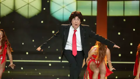 Aníbal Gómez monta una fiesta en plató con ‘Brasil, Meu Carnaval’ de Georgie Dann Aníbal Gómez monta una fiesta en plató con ‘Brasil, Meu Carnaval’ de Georgie Dann