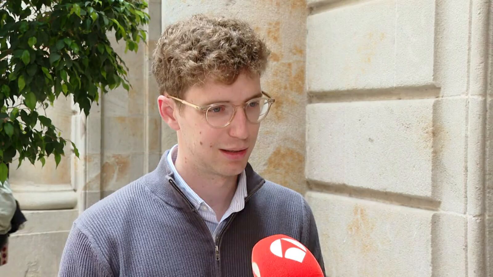 El móvil 'anti-adicciones' ideal para menores que triunfa también entre adultos saturados