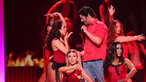 Jesul&iacute;n de Ubrique lo da todo en el escenario de Tu cara me suena
