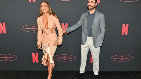 Jennifer Lopez y Brett Goldstein
