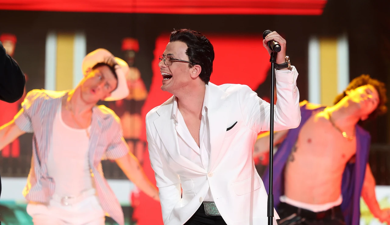 Martín Savi revoluciona el plató como Marc Anthony con Gente de Zona