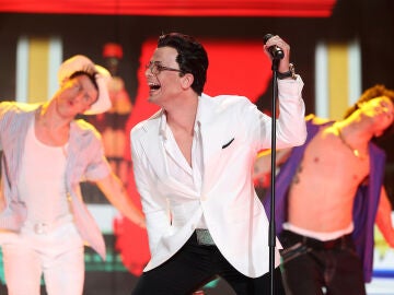 Mart&iacute;n Savi revoluciona el plat&oacute; como Marc Anthony con Gente de Zona 