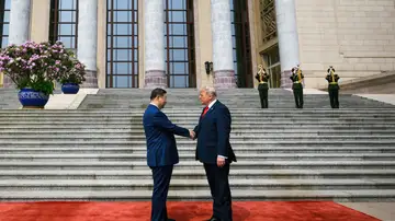 Trump destaca ante Xi los "fantásticos" acuerdos comerciales y el acercamiento de posturas sobre Irán Trump destaca ante Xi los "fantásticos" acuerdos comerciales y el acercamiento de posturas sobre Irán