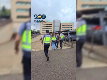 El momento de la detenci&oacute;n del sospechoso de una agresi&oacute;n sexual en Ibiza