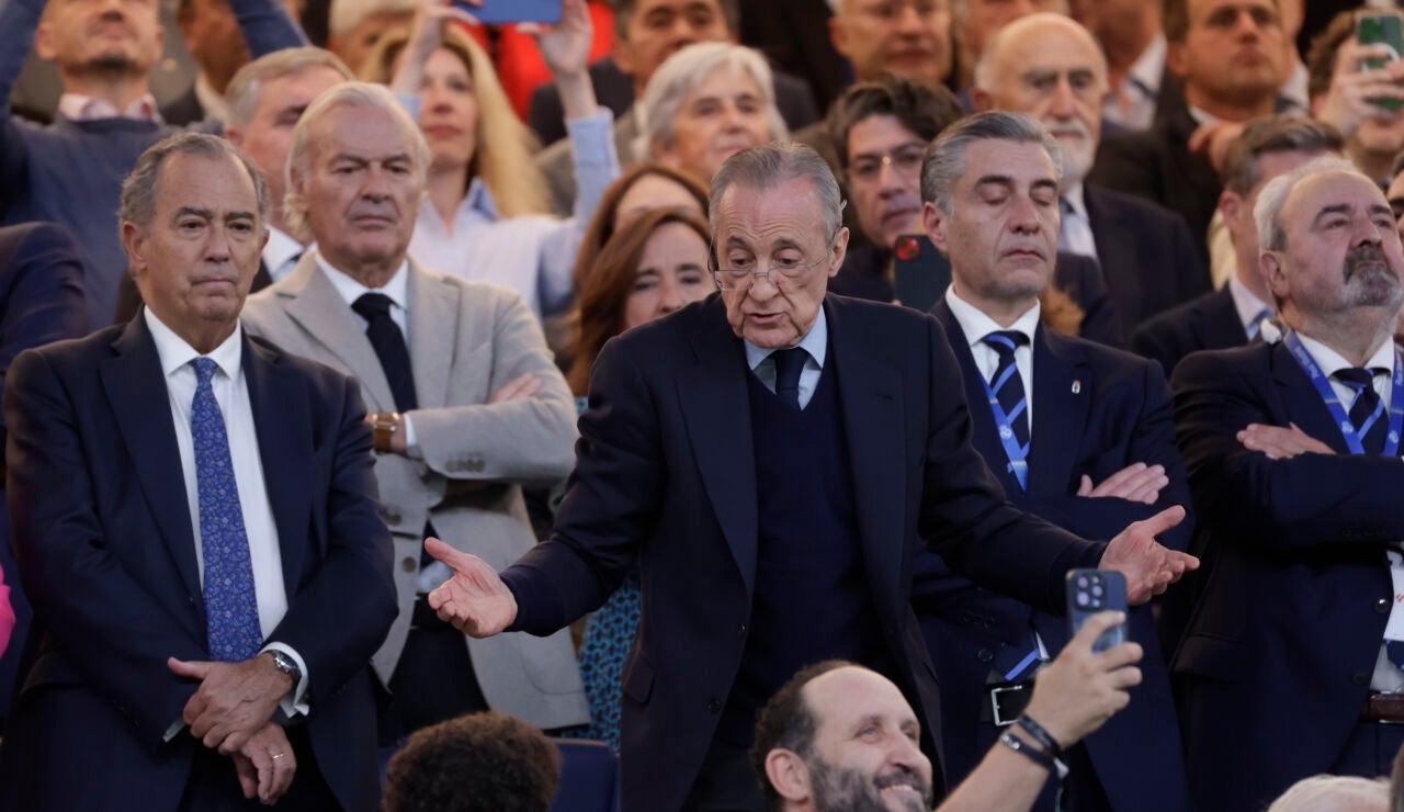 Florentino P&eacute;rez, en el palco del Bernab&eacute;u este jueves