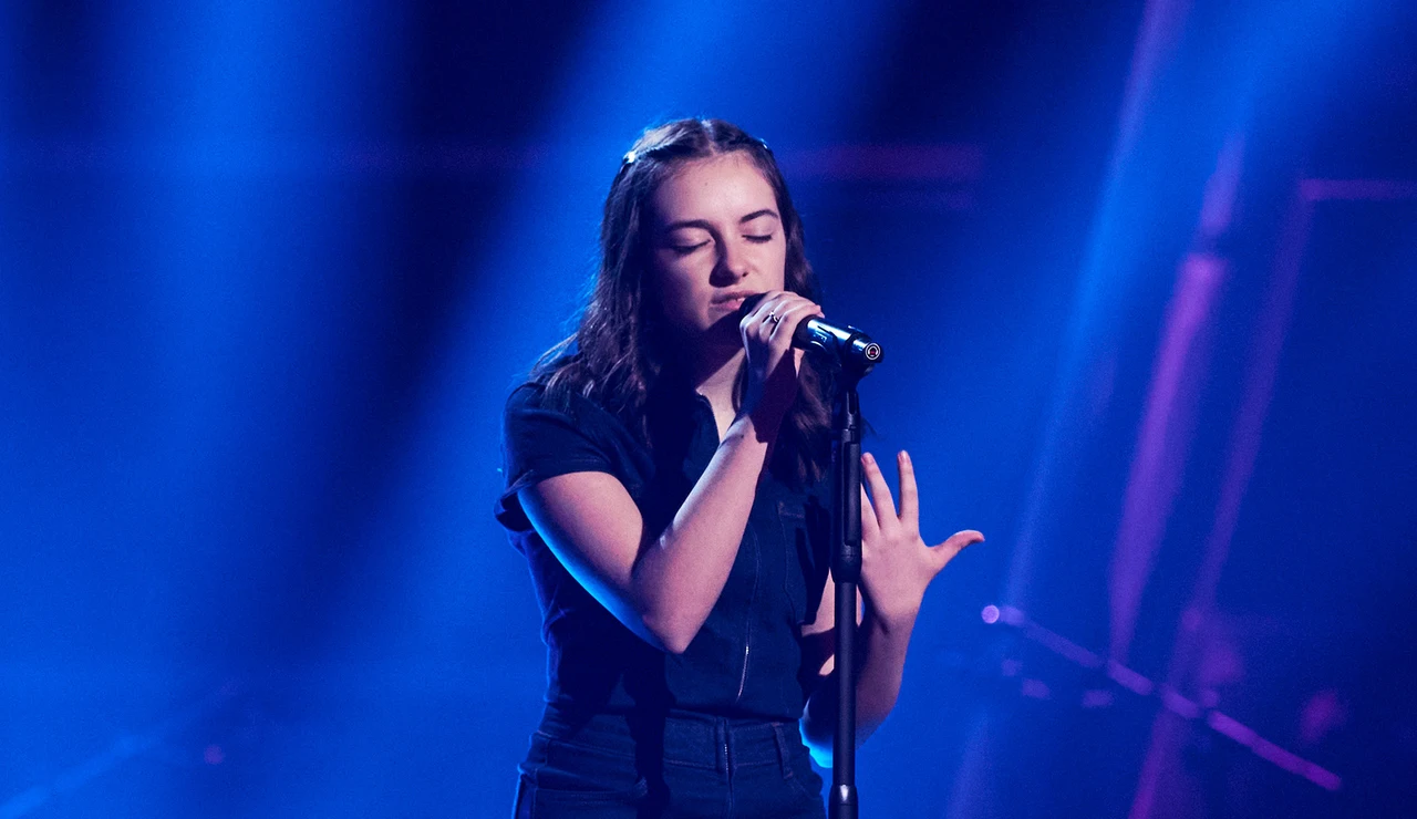 Carla se derrumba al terminar su actuación y no entrar en La Voz Kids