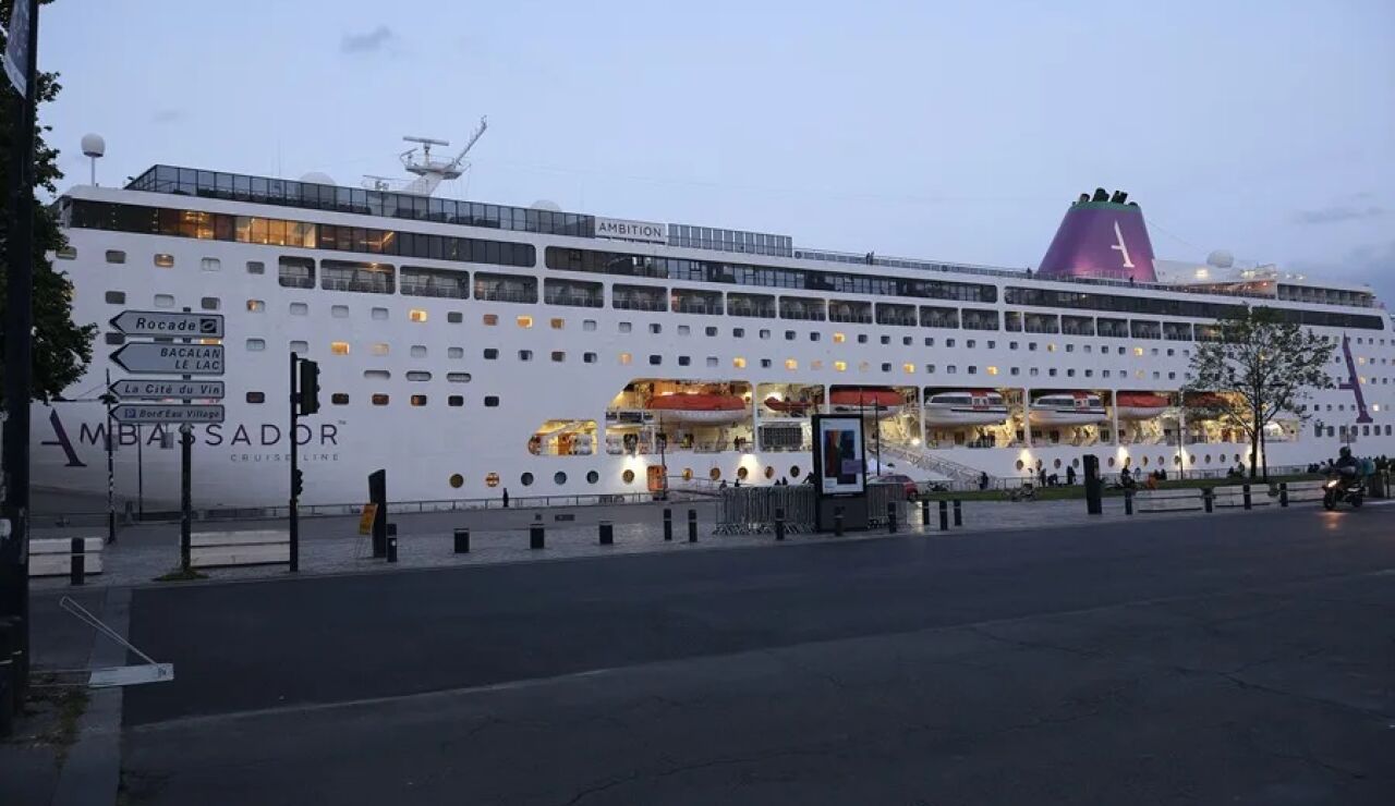 Crucero "Ambition"