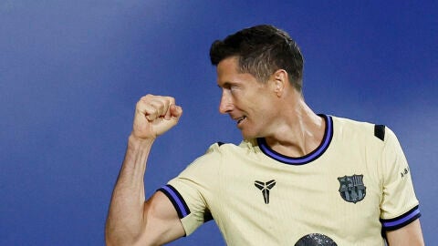 Robert Lewandowski celebra un gol con el Barcelona