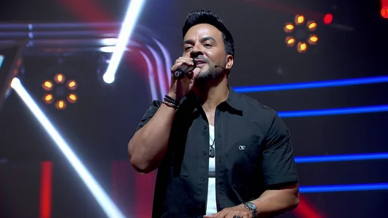 Luis Fonsi canta en La Voz Kids Luis Fonsi canta en La Voz Kids