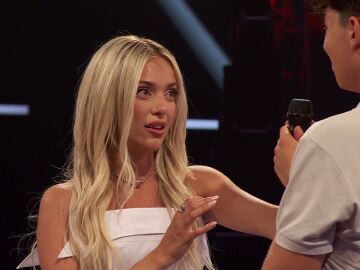 Ana Mena en La Voz Kids