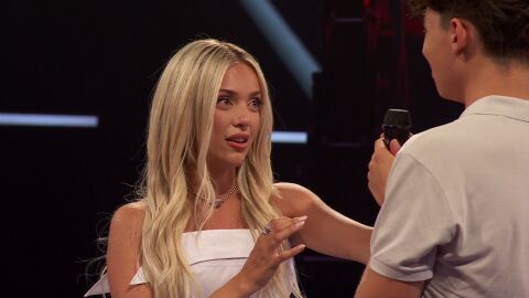 Ana Mena en La Voz Kids