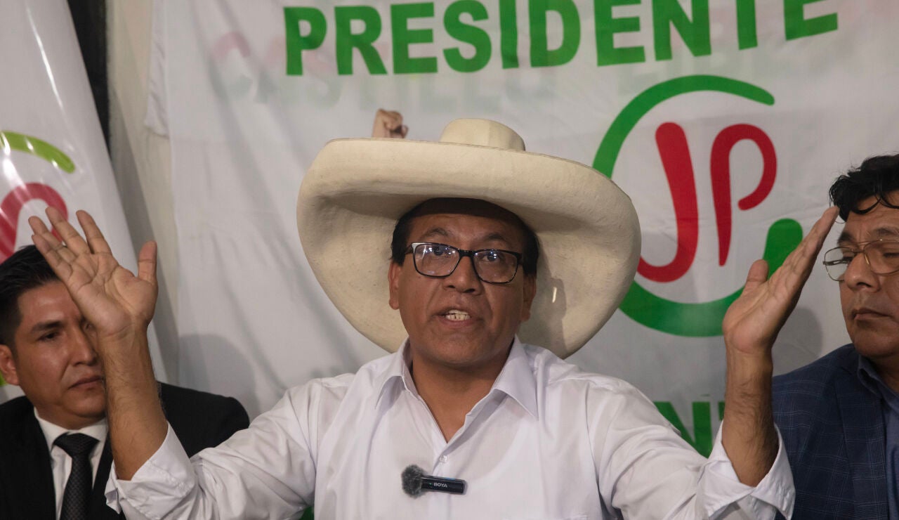 Per&uacute;.- Keiko Fujimori y Roberto S&aacute;nchez pasan a segunda vuelta de las presidenciales con el 100% del voto escrutado