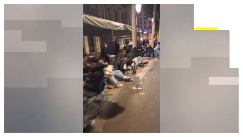Una avalancha de clientes obliga a cerrar dos tiendas en Barcelona por la venta de unos relojes