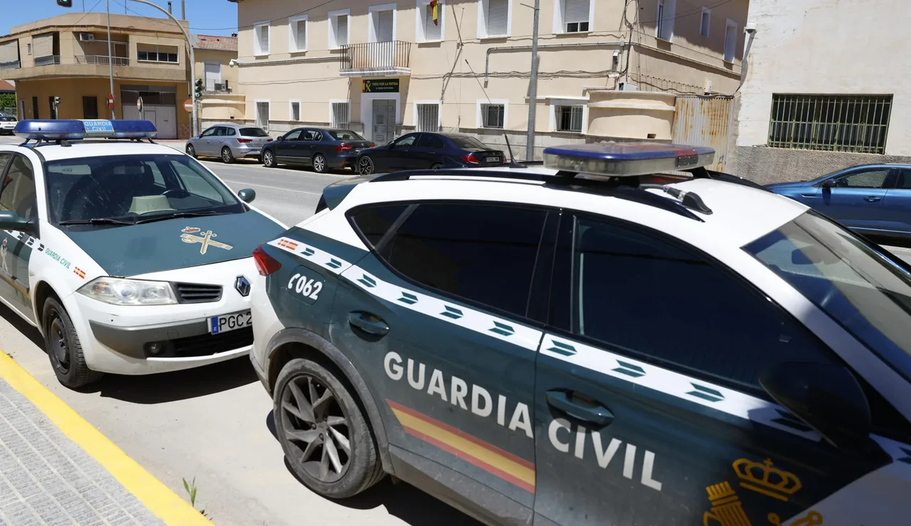 Coches de la Guardia Civil.