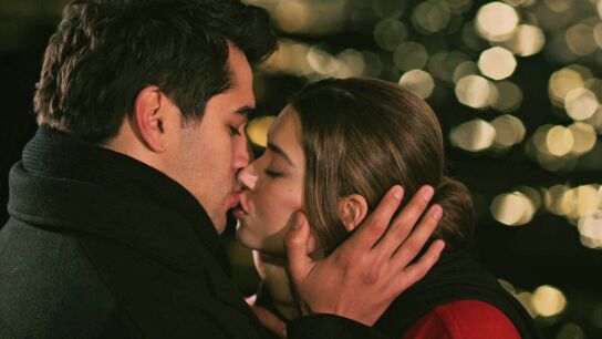 &iexcl;Beso de pel&iacute;cula frente al B&oacute;sforo!: Ferit besa a Seyran tras descubrirse toda la verdad