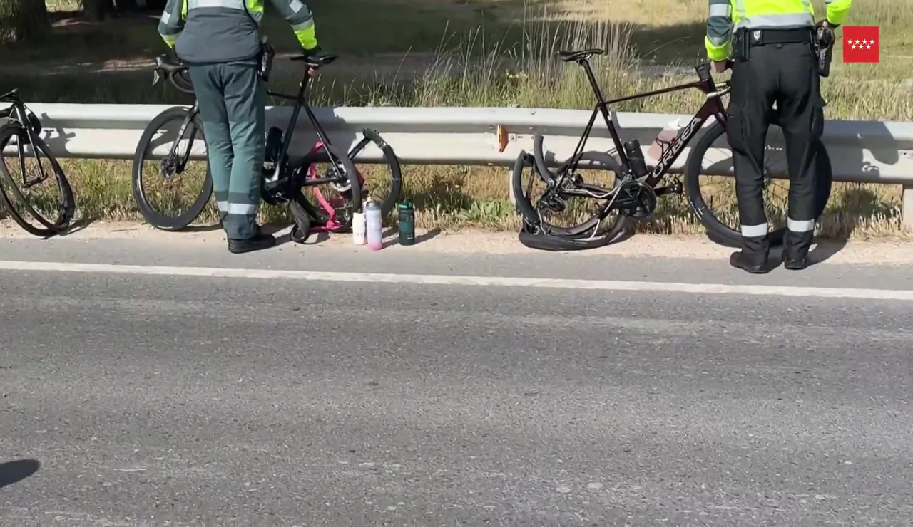 Un coche arrolla a un grupo de ciclistas en Brunete, Madrid: siete heridos y uno de ellos grave