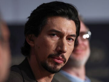 Adam Driver durante la rueda de prensa de Paper Tiger en Cannes