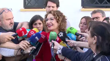 María Jesús Montero anima a "todo el mundo a votar": "Es un día importante para decidir nuestro futuro" María Jesús Montero anima a "todo el mundo a votar": "Es un día importante para decidir nuestro futuro"