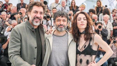 Javier Bardem, Rodrigo Sorogoyen y Victoria Luengo presentan El ser querido en Cannes