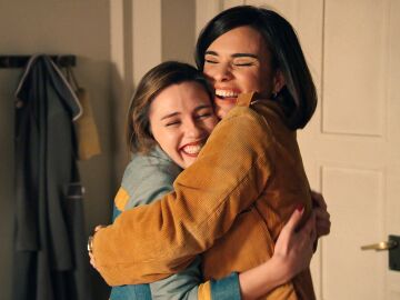&ldquo;&iquest;Fina, eres t&uacute;?&rdquo;: Claudia, emocionada al ver de nuevo a su gran amiga