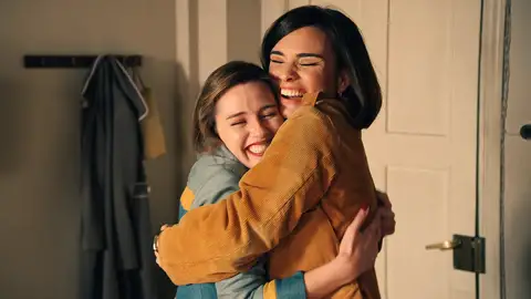“¿Fina, eres tú?”: Claudia, emocionada al ver de nuevo a su gran amiga “¿Fina, eres tú?”: Claudia, emocionada al ver de nuevo a su gran amiga