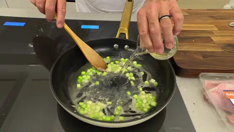 Moja con el vino blanco Moja con el vino blanco