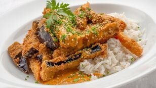 Katsu curry de berenjena y boniato, de Joseba Argui&ntilde;ano