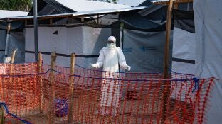 Sanitarios en el Congo tratan el &eacute;bola