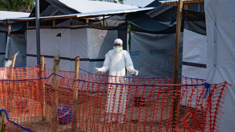 Sanitarios en el Congo tratan el &eacute;bola