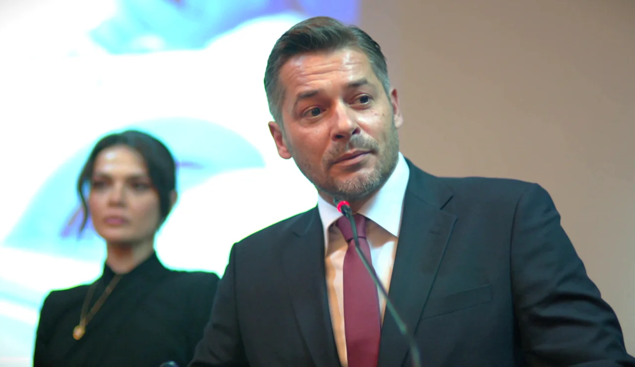 ¡Zasca a Cihan!: Ugur rechaza una oferta millonaria para quedarse cerca de Alya