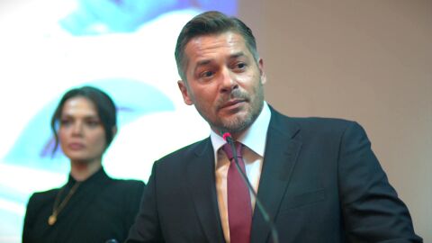 &iexcl;Zasca a Cihan!: Ugur rechaza una oferta millonaria para quedarse cerca de Alya