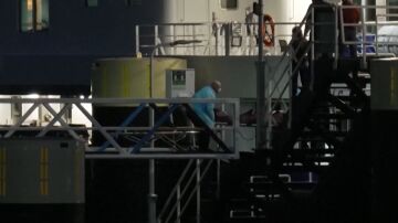 Desembarco de la pasajera muerta en el Hondius