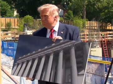 Donald Trump defiende su sal&oacute;n de baile.