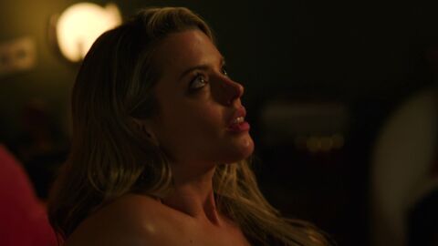 Sonia y Can dan rienda suelta a sus sentimientos: Besos, caricias y mucho fuego