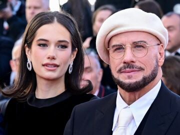 John Travolta con su hija Ella en el Festival de Cannes presentando su pel&iacute;cula Propeller One-Way Night Coach (Ven a volar conmigo)