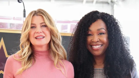 Ellen Pompeo y Shonda Rhimes Ellen Pompeo y Shonda Rhimes