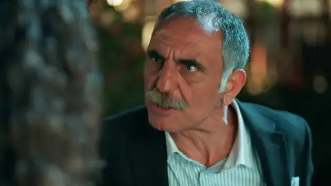 Kürşat anuncia a Canfeza su intención de casarla con un socio suyo Kürşat anuncia a Canfeza su intención de casarla con un socio suyo