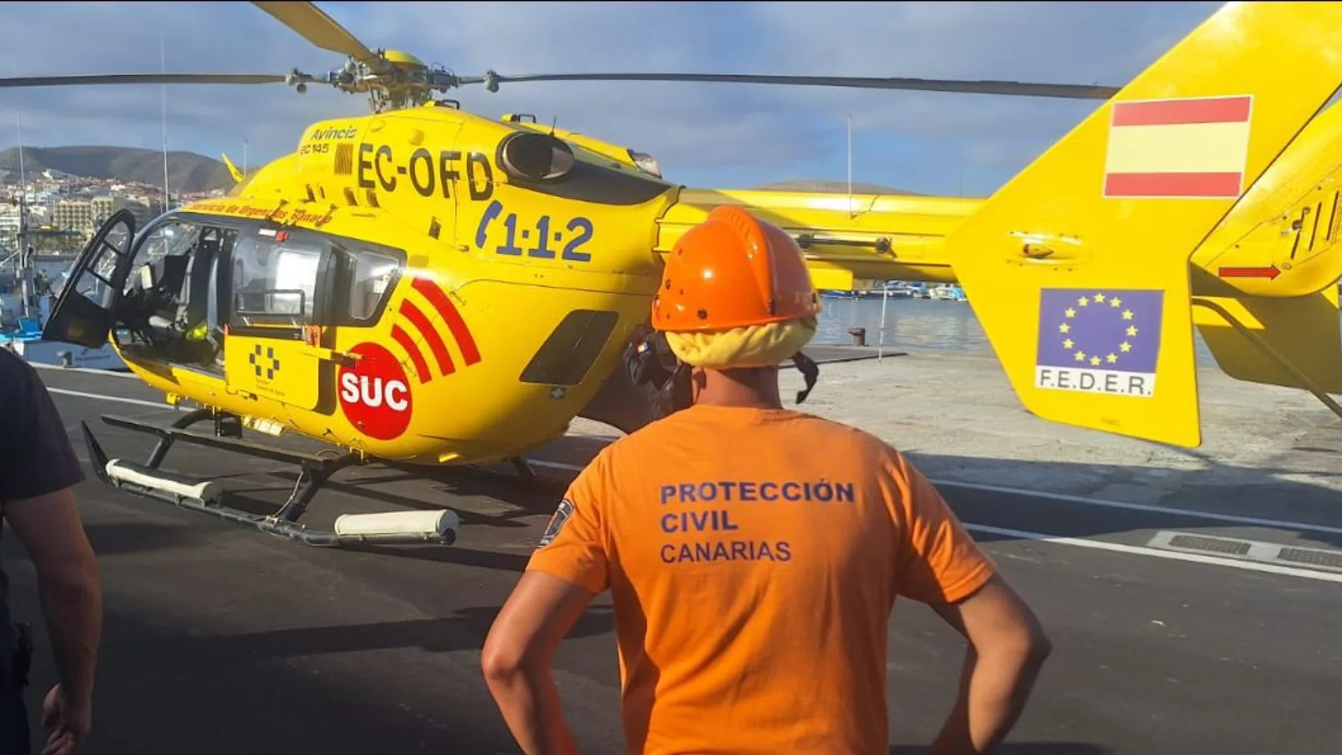 El helicóptero que ha evacuado al menor El helicóptero que ha evacuado al menor