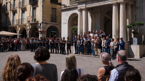 Minuto de silencio en Figueres