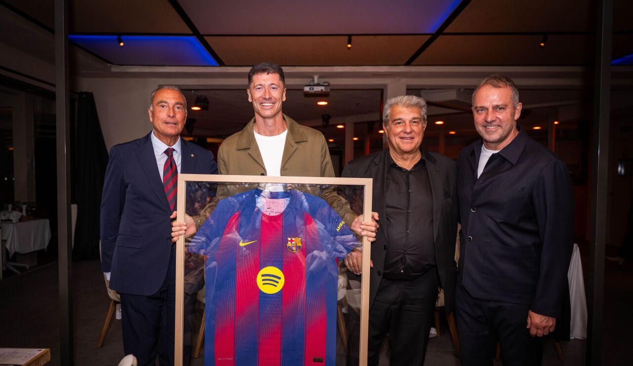 Rafa Yuste, Leewandowski, Laporta y Hansi Flick