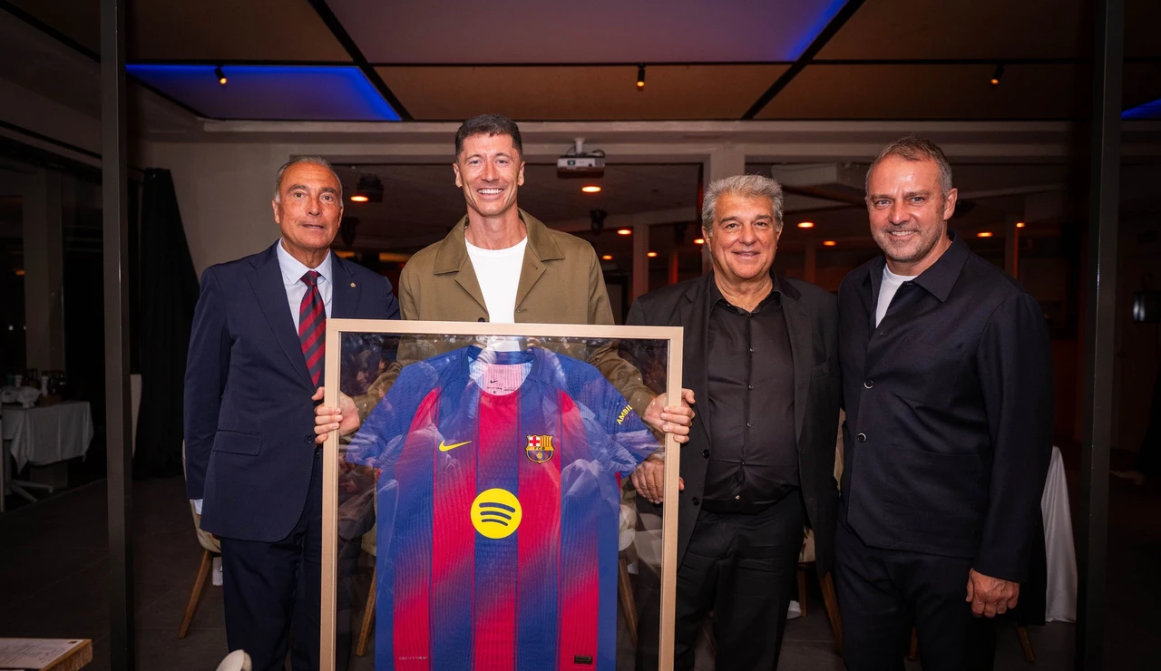 Rafa Yuste, Leewandowski, Laporta y Hansi Flick