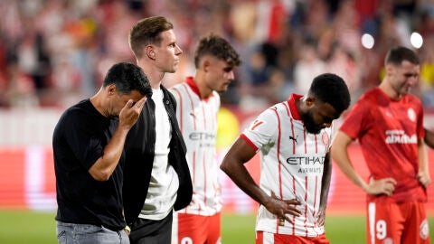 Los jugadores del Girona, tras confirmarse su descenso