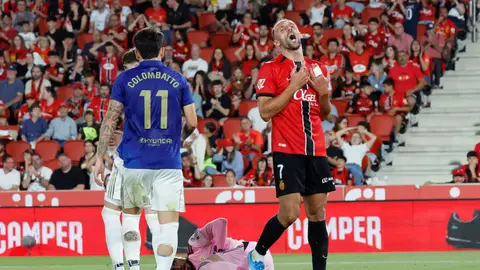 Muriqi se desespera tras una ocasión fallida ante el Oviedo Muriqi se desespera tras una ocasión fallida ante el Oviedo