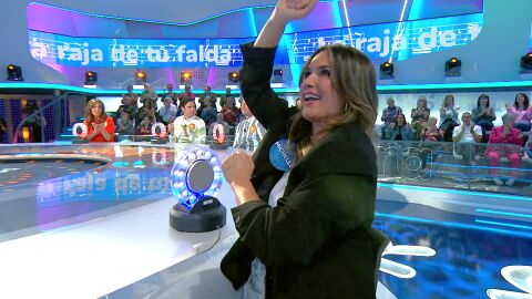 Michelle Calv&oacute;, euf&oacute;rica con Estopa en Pasapalabra: entrega total en La Pista con &lsquo;La raja de tu falda&rsquo;