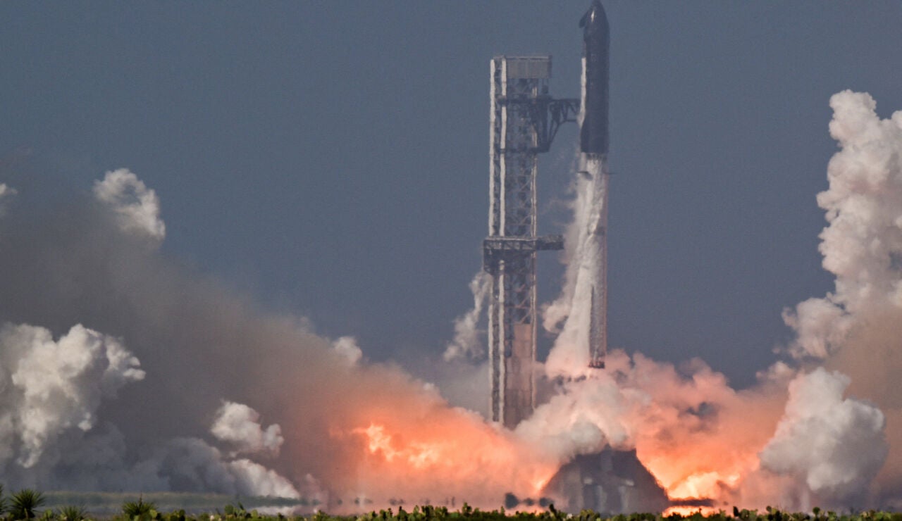 Lanzamiento del cohete Starship de SpaceX en su duod&eacute;cimo vuelo de prueba